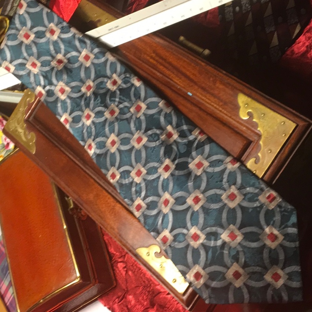 Italian tie